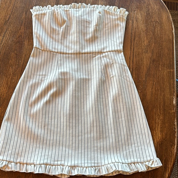 Nwt. Lulu strapless dress - Picture 6 of 7